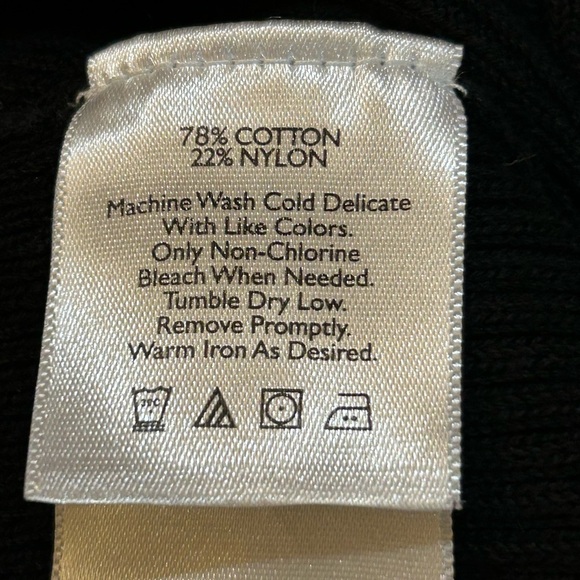 Women’s Black Ribbed Full Zip Sweater From Eddie Bauer. - Picture 5 of 5